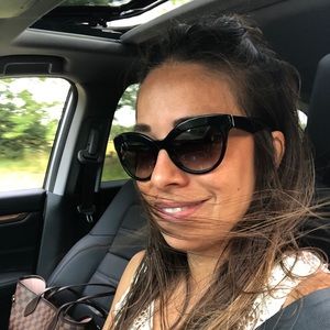 Meet your Posher, Dulce maria